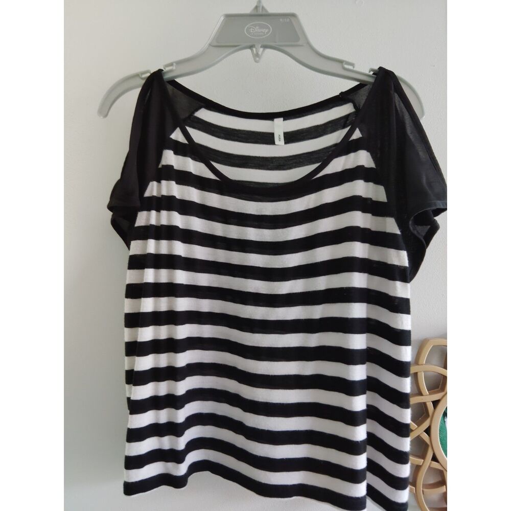 Murua Black & White Striped Crop Length Cold Shoulder Top S/M